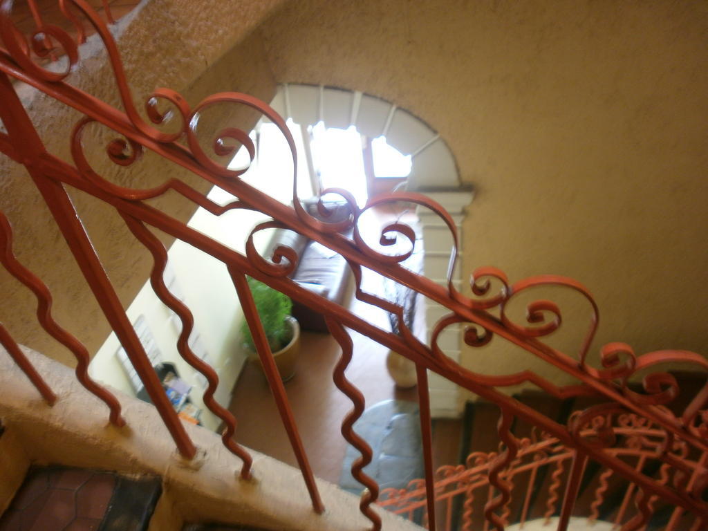 Hotel Bonaparte Toulon Bagian luar foto